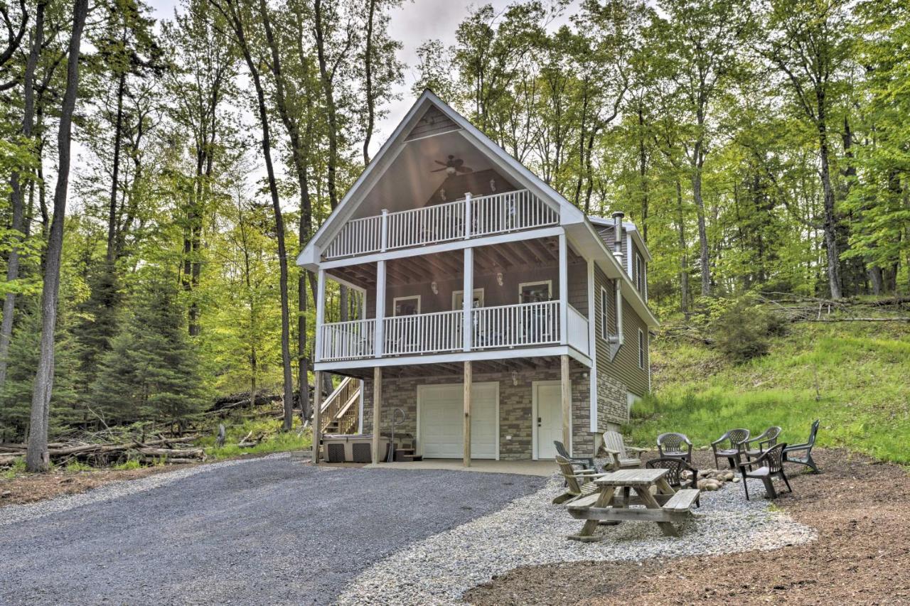 Old Forge Home With Hot Tub And Game Room! Exterior photo